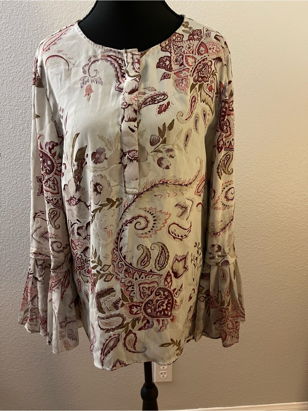 Chico's Cream Blush Paisley Long-Sleeve Blouse